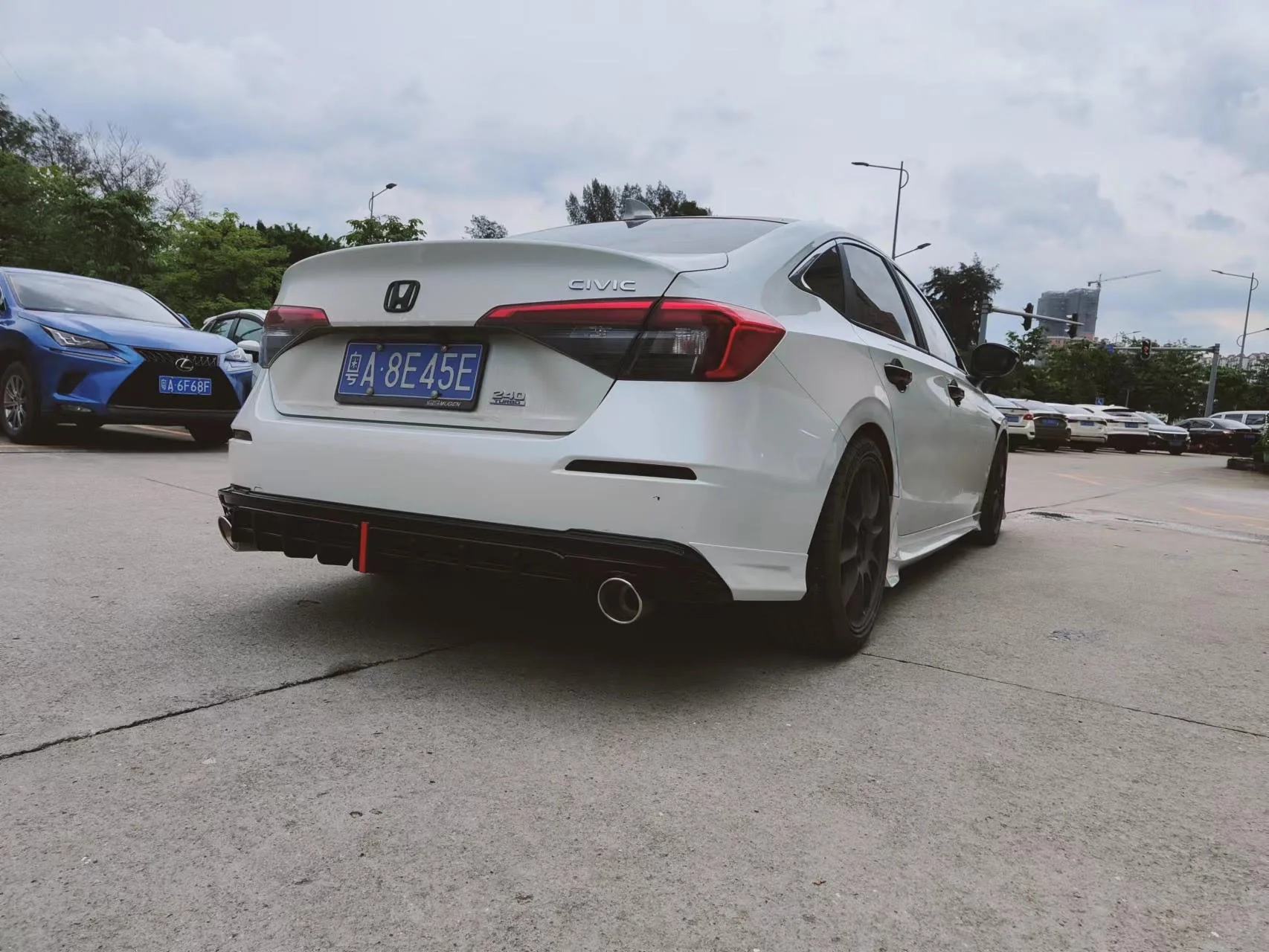 SWA 2022-2024  11th Gen Civic AK GLOSS BLACK Rear Diffuser with 3rd Brake LED light - Image 3