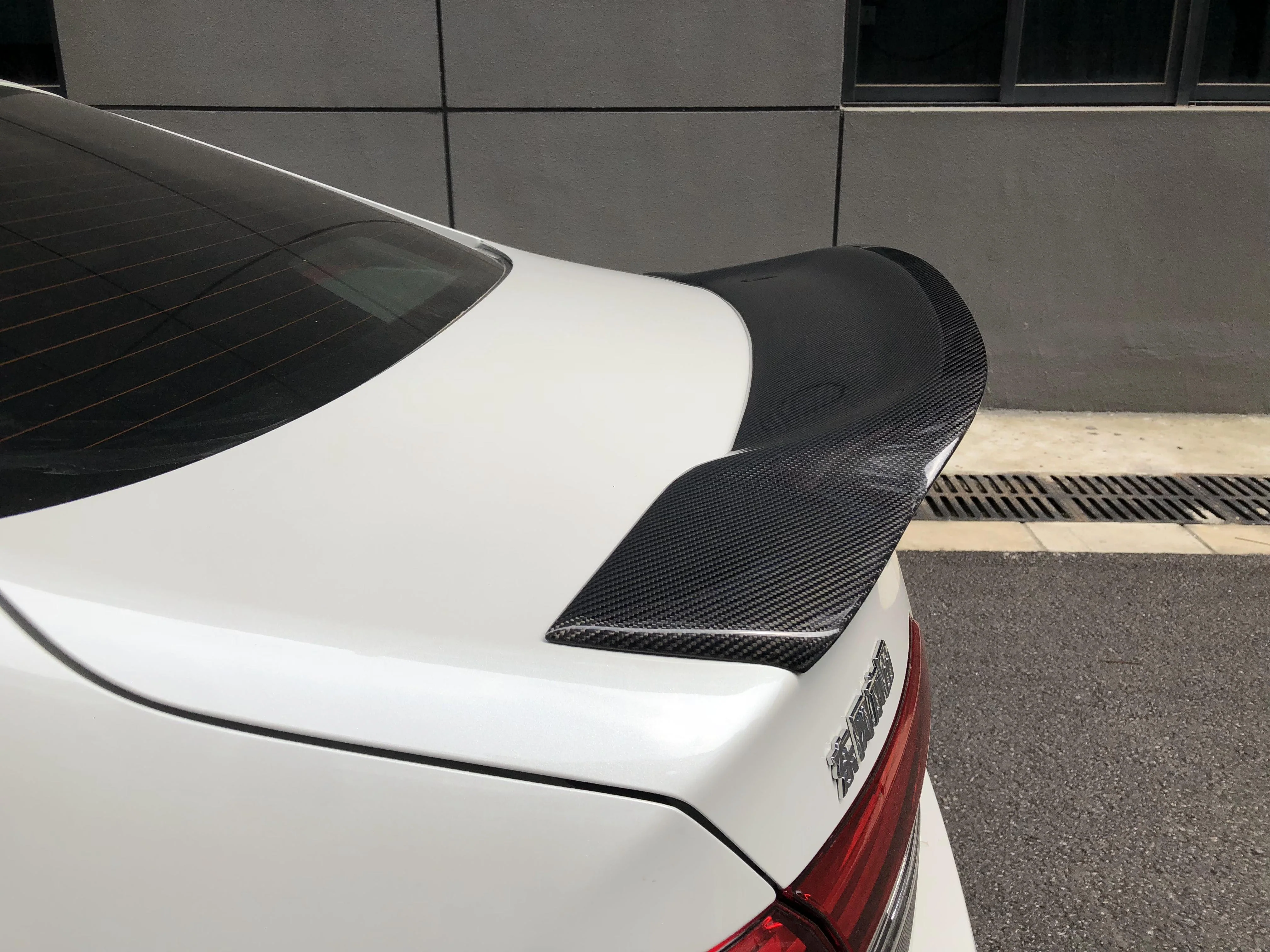 SWA 2022-2025  Honda Civic 11th Gen Sedan Carbon Fiber R Style Spoiler - Image 3